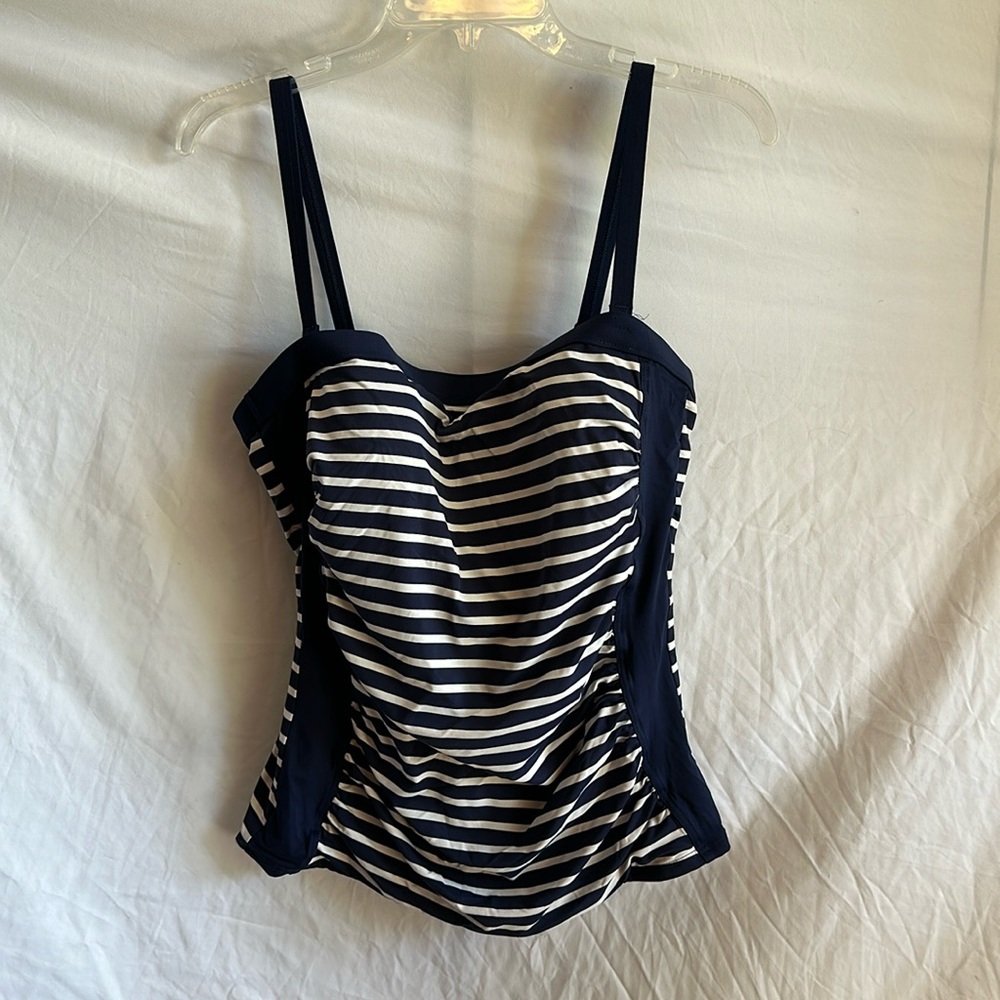 Ladies, Lands’ End swim too w/ removable straps size 10. Make a bundle & save!